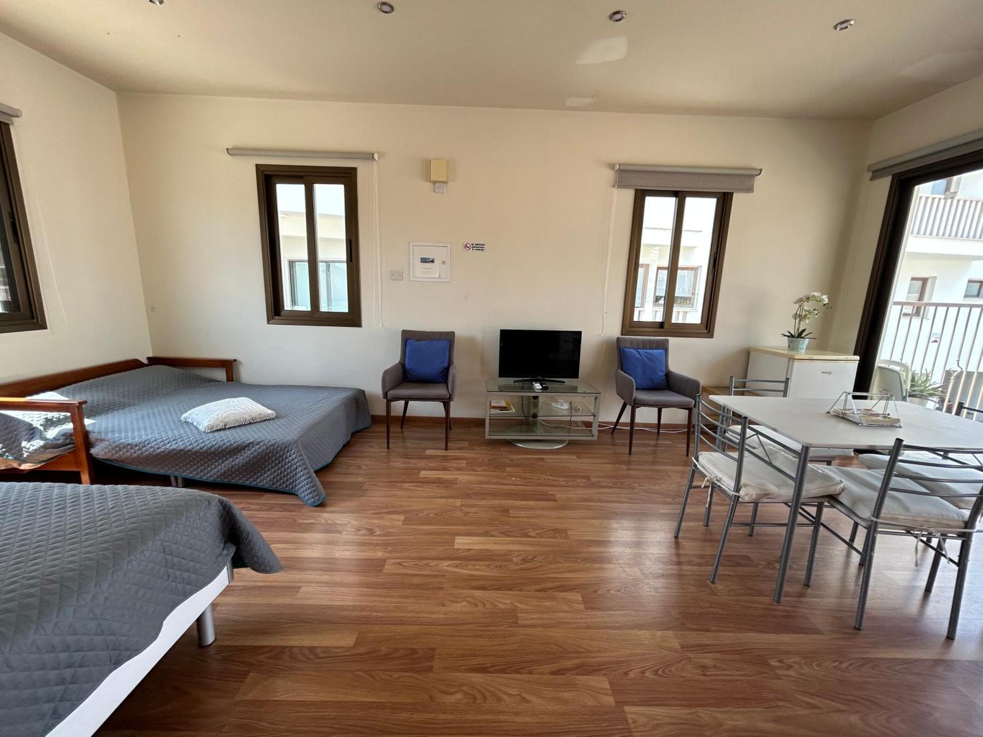 Extremely Comfy Apt With Spacious Private Terrace 10Min Walk To The Beach & In Town Lárnaka Kültér fotó